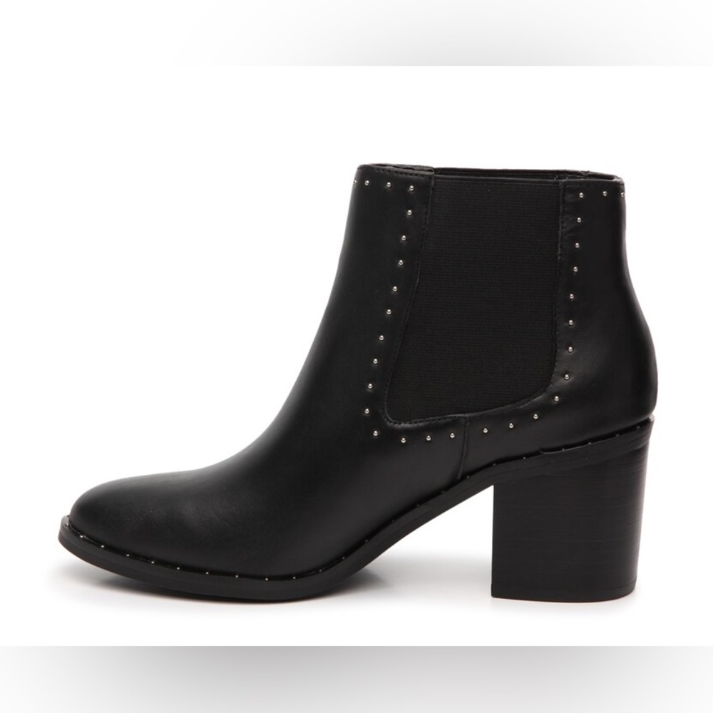 Steve Madden “Malorie” Chelsea Boot